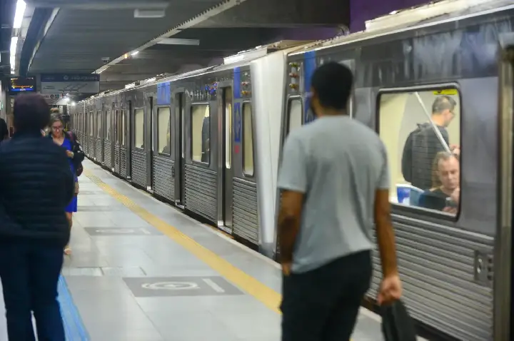 Abre e fecha de 12 de outubro: confira o funcionamento dos serviços de SP