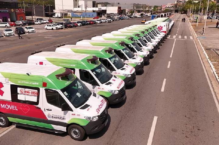 Barueri investe na Saúde e entrega 25 ambulâncias, entre elas UTIs móveis de alta tecnologia