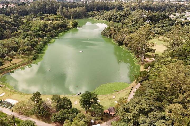 Barueri monitora qualidade da água em 18 mananciais e reforça ações ambientais