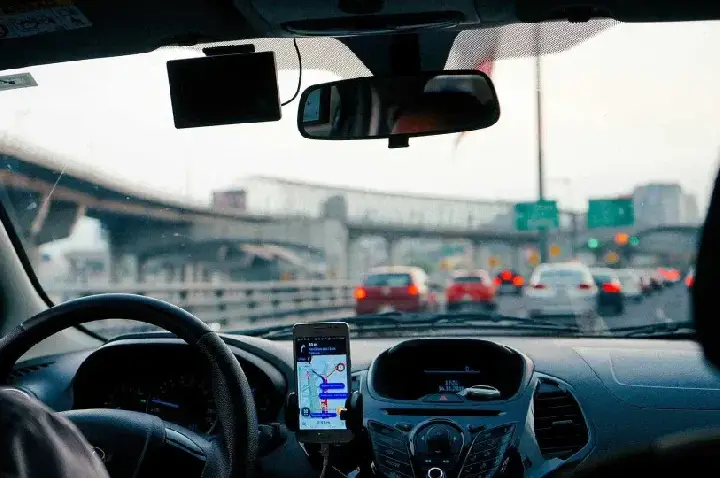 Câmara aprova MP que destina R$ 30 bi para motoristas de aplicativos comprarem carros