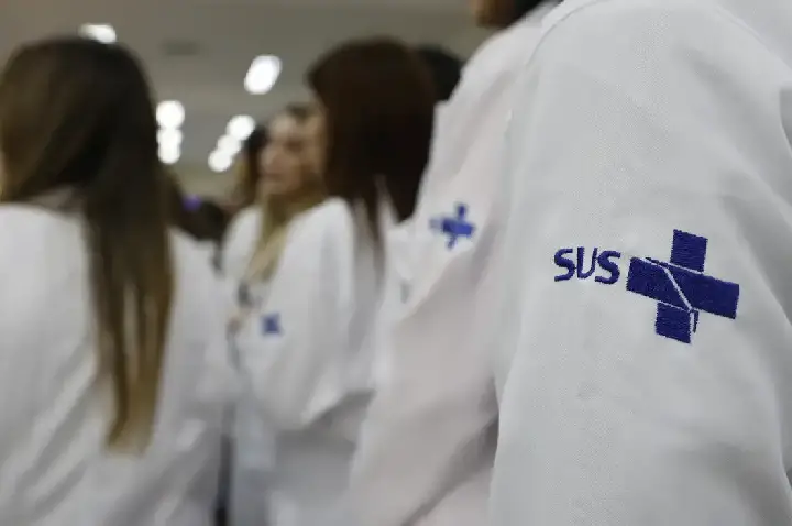 Candidatos a residência médica já podem se inscrever para o Enare 2026