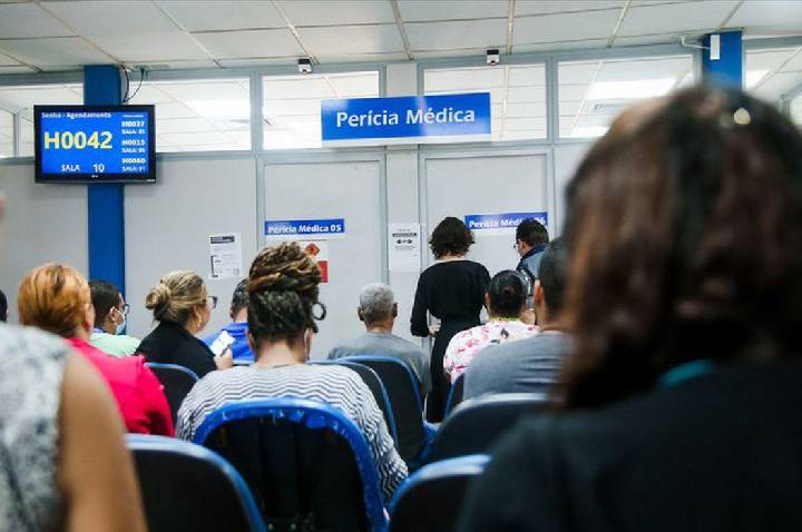 Fila de espera do INSS cai para 1,2 milhão de requerimentos