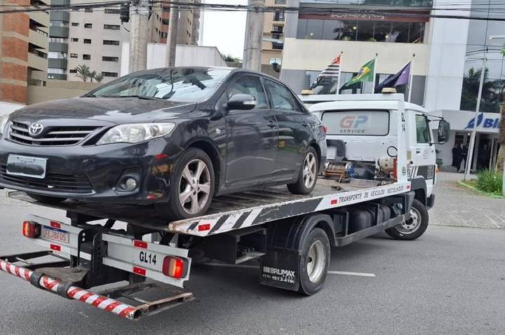 Fiscalização de trânsito de Barueri retira veículos de circulação por irregularidades graves