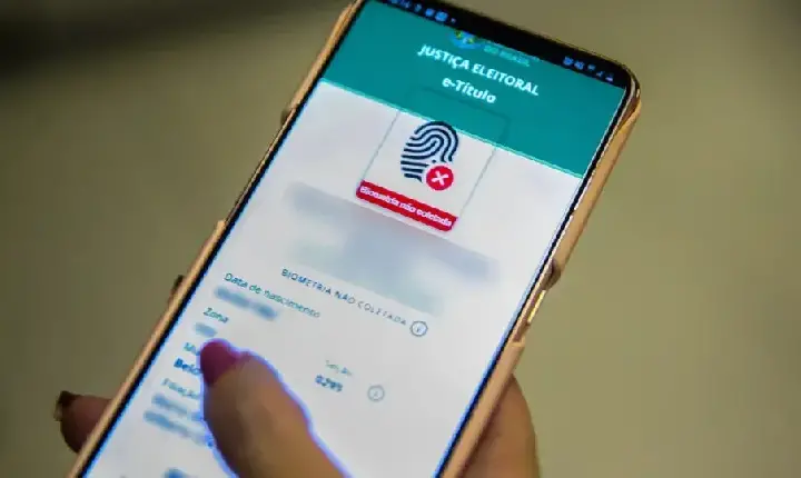 Menos numerosos em 2026, adolescentes exercem direito ao voto
