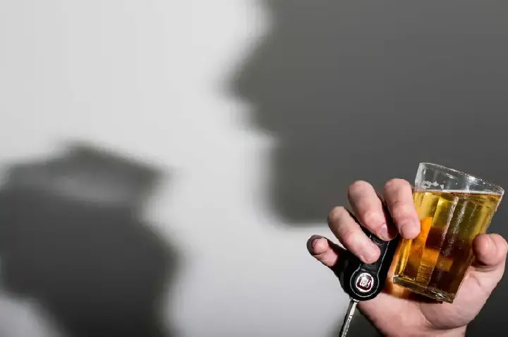 Nova regra para Lei Seca prevê teste para detectar uso de drogas e exame obrigatório em acidente com morte