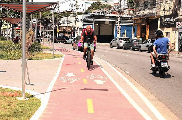 Prefeitura inicia obras de ciclovia de 6 km entre Aldeia e Alphaville