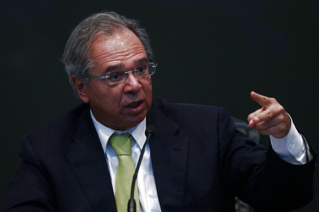 Guedes promete envio de reformas em fevereiro; crise fiscal encolhe serviços de saúde no país