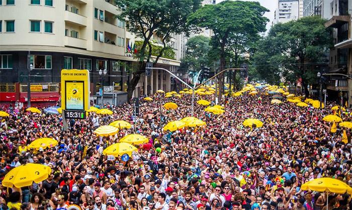 Após cancelamento do carnaval de rua em SP, coletivos de blocos dizem 'faltar coragem' à gestão e confirmam desfiles
