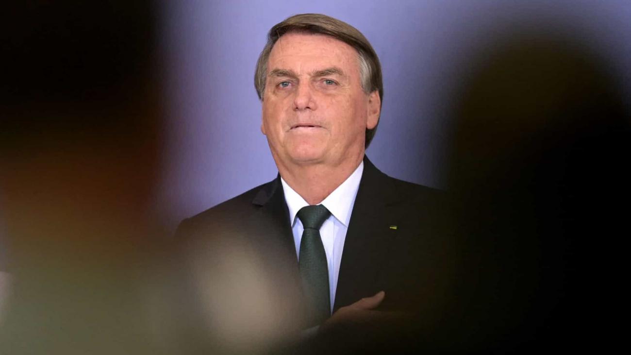 Bolsonaro disse que não precisa de cartinha para falar que defende a democracia