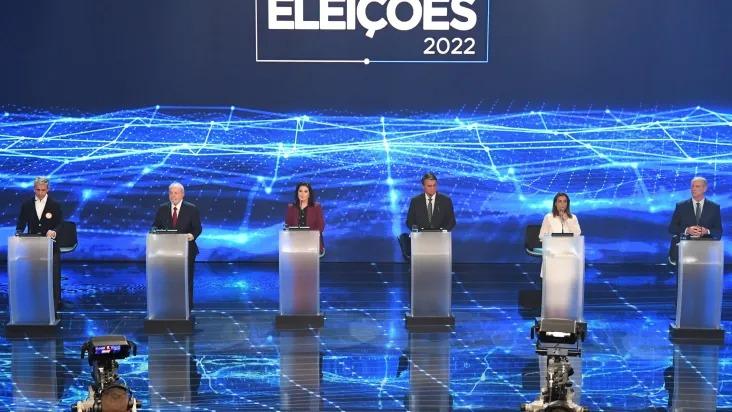 Briga nos bastidores e ataques diretos entre Lula e Bolsonaro marcam 1º debate na TV