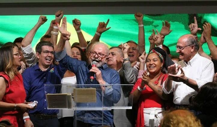 China, Rússia e países da América Latina felicitam Lula pela vitória