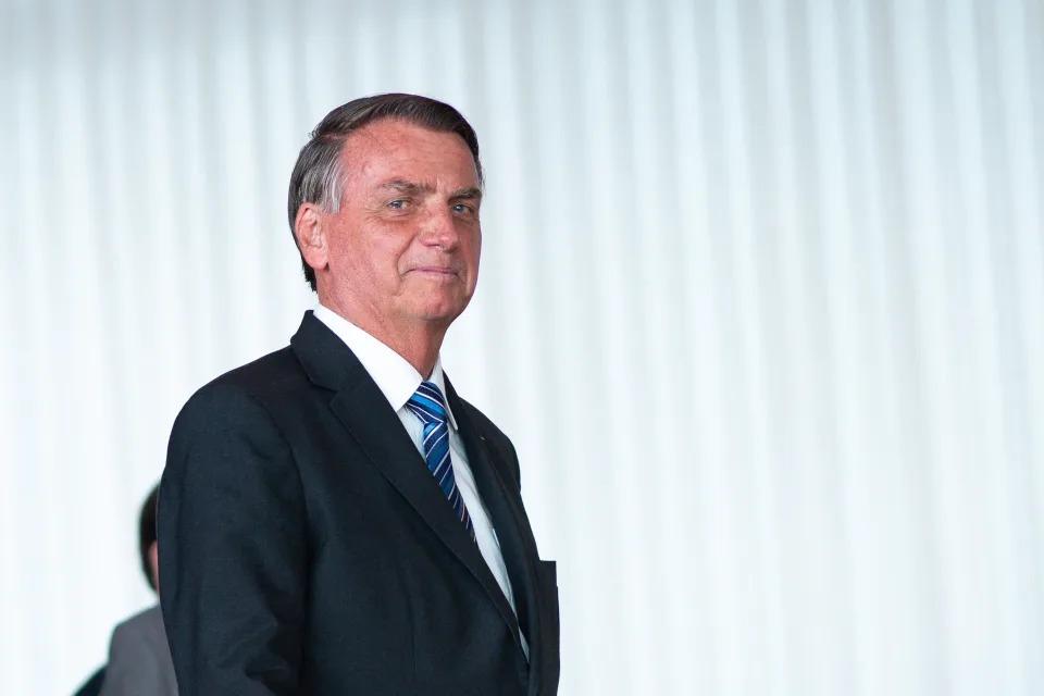 Bolsonaro pode ter renda mensal de quase R$ 100 mil fora do Palácio do Planalto
