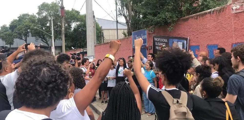 Com medo, professores e alunos organizam reação e criam grupos de WhatsApp para se proteger, mas não querem PM na escola