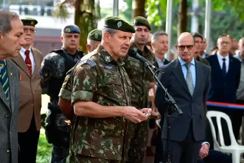 General recebe R$ 770 mil após assumir comando do Exército