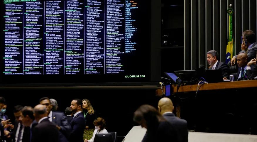 Líderes falam em PL das Fake News fatiado e acreditam em votação no 1° semestre