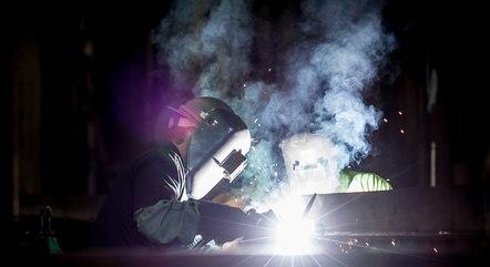 Produção industrial volta a crescer e acumula alta de 0,2% no primeiro trimestre