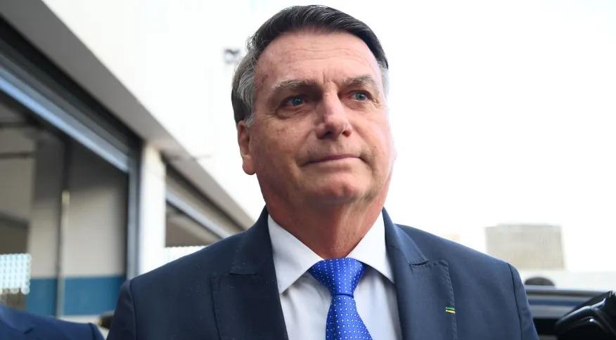 Após decisão de quebra de sigilo, Bolsonaro entrega extratos bancários ao STF