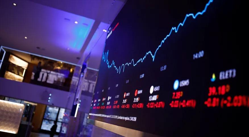 Depois de corte na Selic, mercado reduz para 11,75% projeção para os juros em 2023, diz Focus