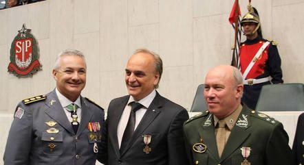 PF faz operação de busca e apreensão no caso de joias; pai de Cid é um dos alvos