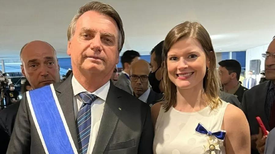 Quem é a mãe de neta de Bolsonaro, indicada a cargo de R$ 43 mil nos EUA