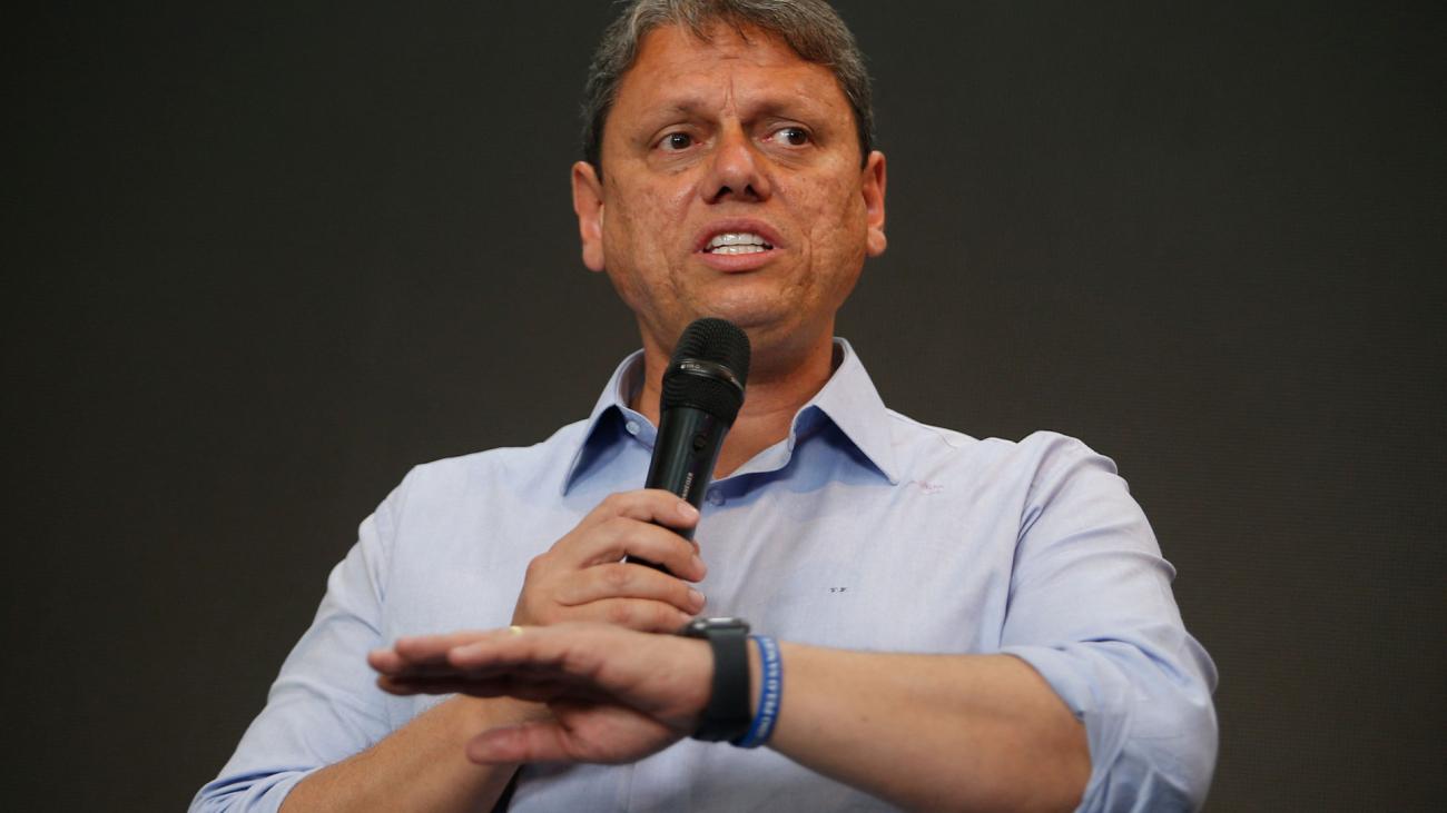 Tarcísio engorda salário de 11 auxiliares com participação em conselhos de estatais