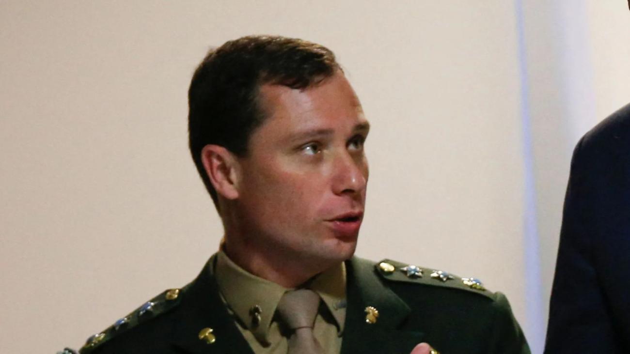 Exército afasta Cid, mas mantém salário de R$ 27 mil a ex-ajudante de ordens de Bolsonaro