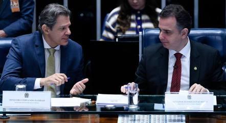 Pacheco sai em defesa de Haddad e diz que Congresso deve contribuir com meta de déficit zero