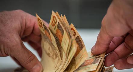 Concursos públicos têm salários de R$ 34 mil e mais de 10 mil vagas abertas