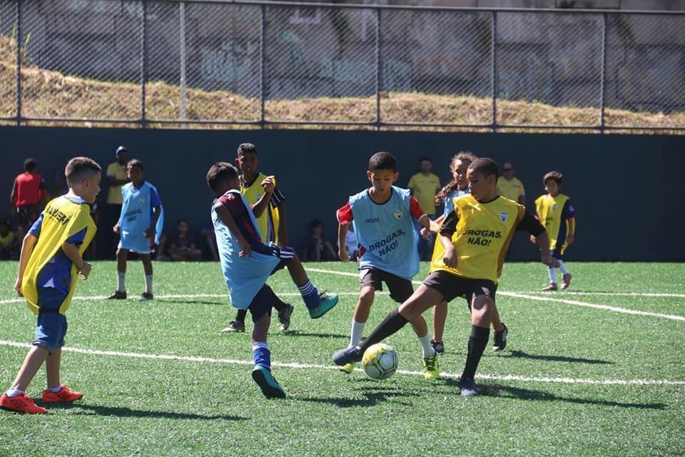 Prefeitura de Barueri entrega segundo campo de futebol e anuncia mais uma inauguração