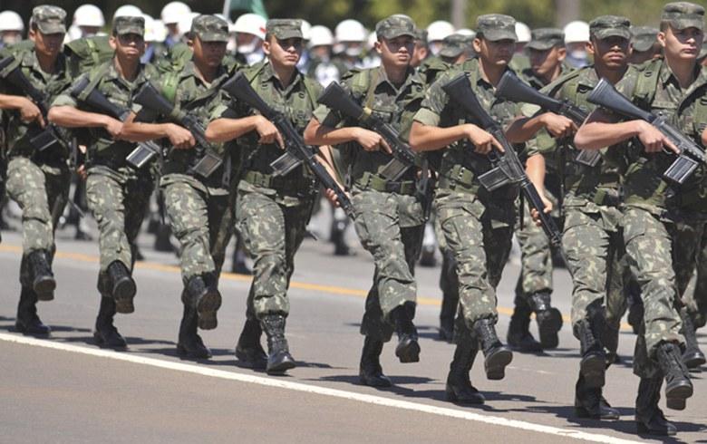 Gasto militar com pessoal no Brasil é, proporcionalmente, mais que o triplo dos EUA