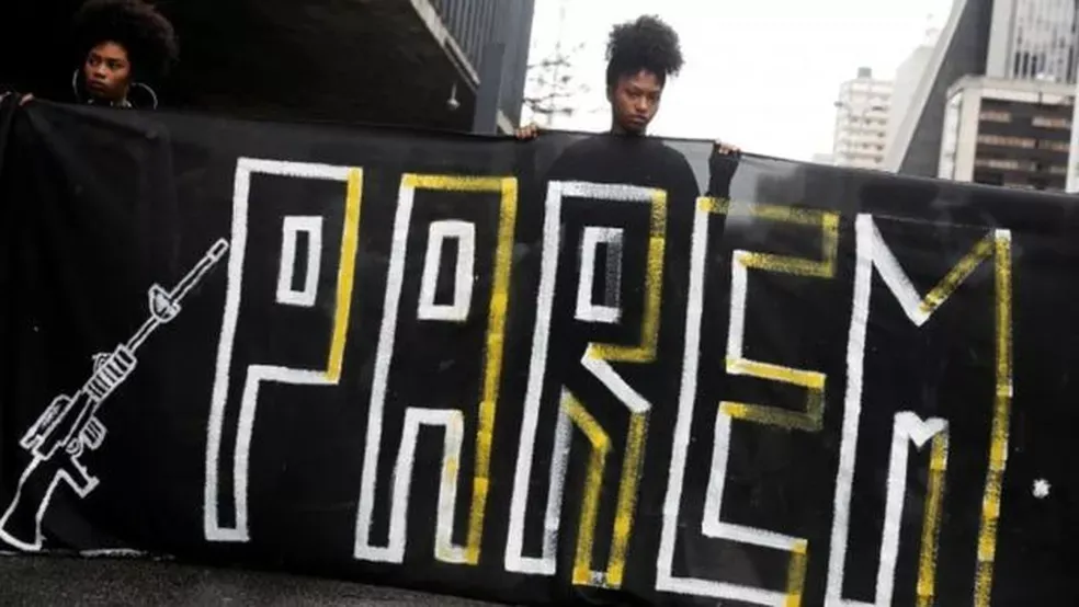 Polícia é responsável por 16,5% das mortes violentas de crianças e adolescentes no Brasil, diz estudo