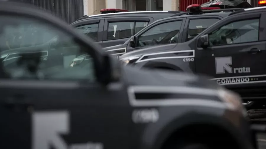 Troca de tiros entre policiais da Rota e assaltantes deixa três suspeitos baleados em bairro nobre da Zona Oeste de SP, diz PM