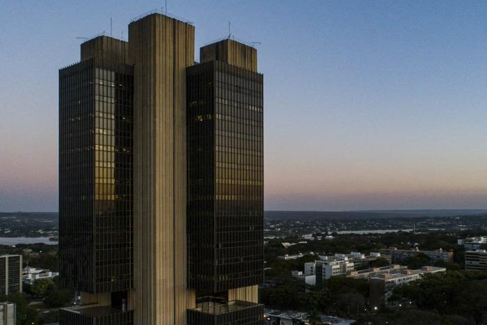 Banco suspeito de lavagem teve licença do BC meses antes de ação da PF