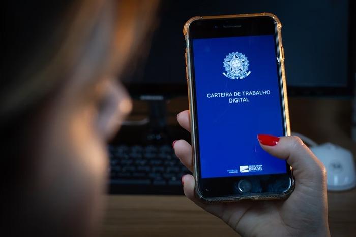 Desemprego em agosto cai para o menor nível desde 2012