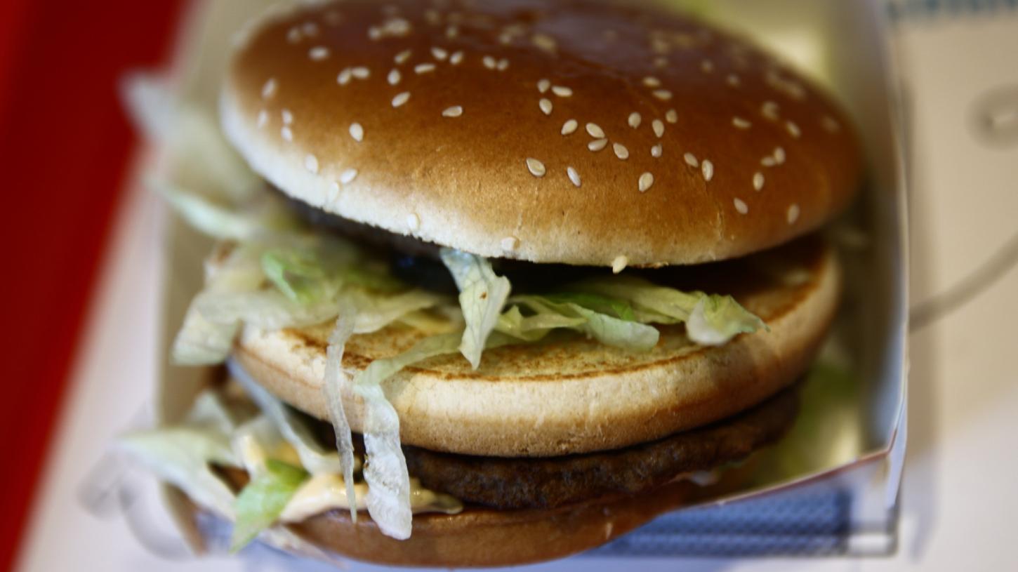 Surto de bactéria em McDonald's nos EUA deixa 1 morto e 49 doentes