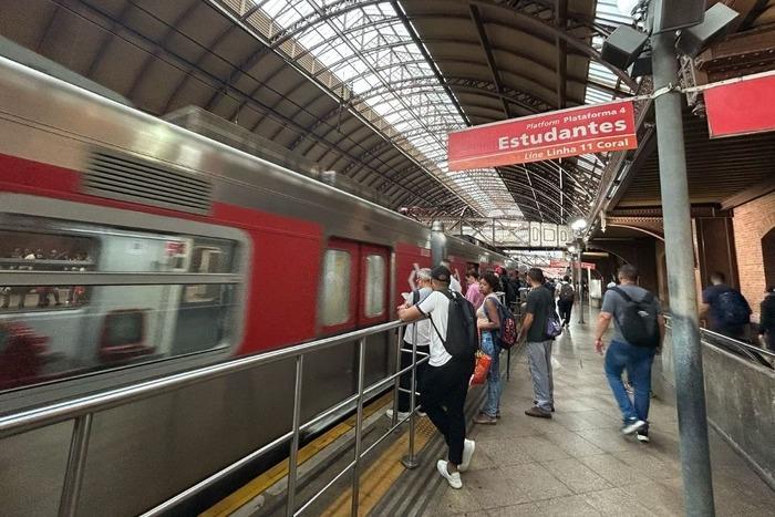 Privatização e ameaça de greve dividem opinião de passageiros da CPTM