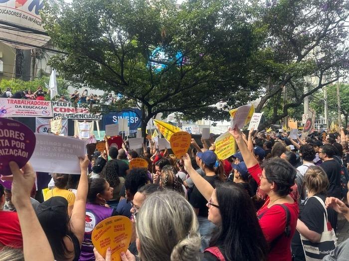 Professores municipais farão rodada de protestos por reajuste salarial