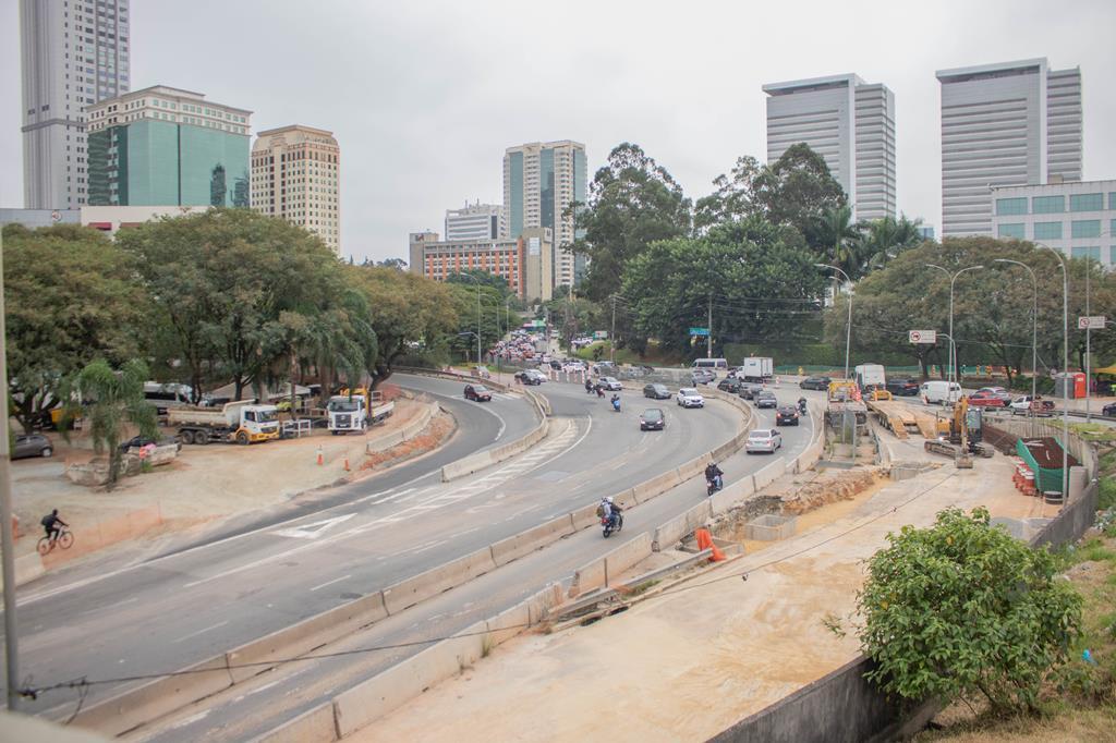 Obras ViaOeste: Avanço na duplicação das marginais em Barueri exige alteração no tráfego em Alphaville