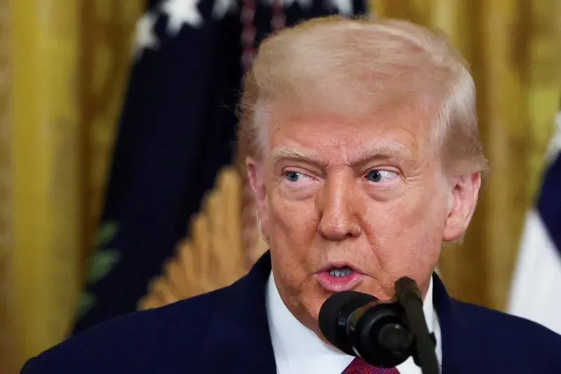 Trump mantém o prazo de 1º de agosto e anuncia tarifa de 50% para produtos brasileiros