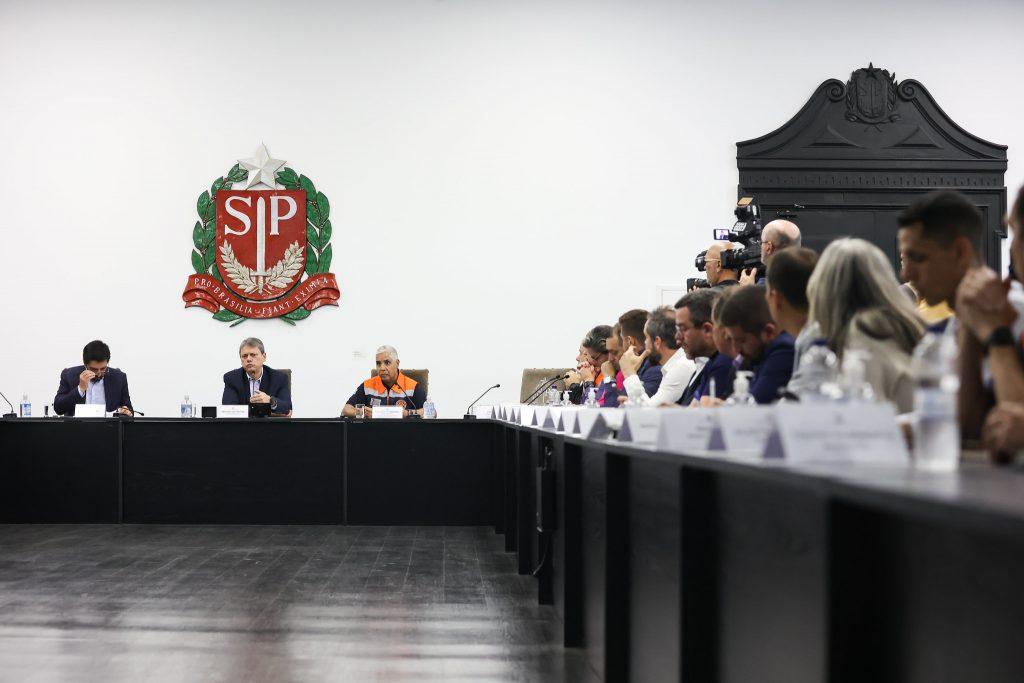 Governo de SP mobiliza ajuda para municípios afetados por tempestades