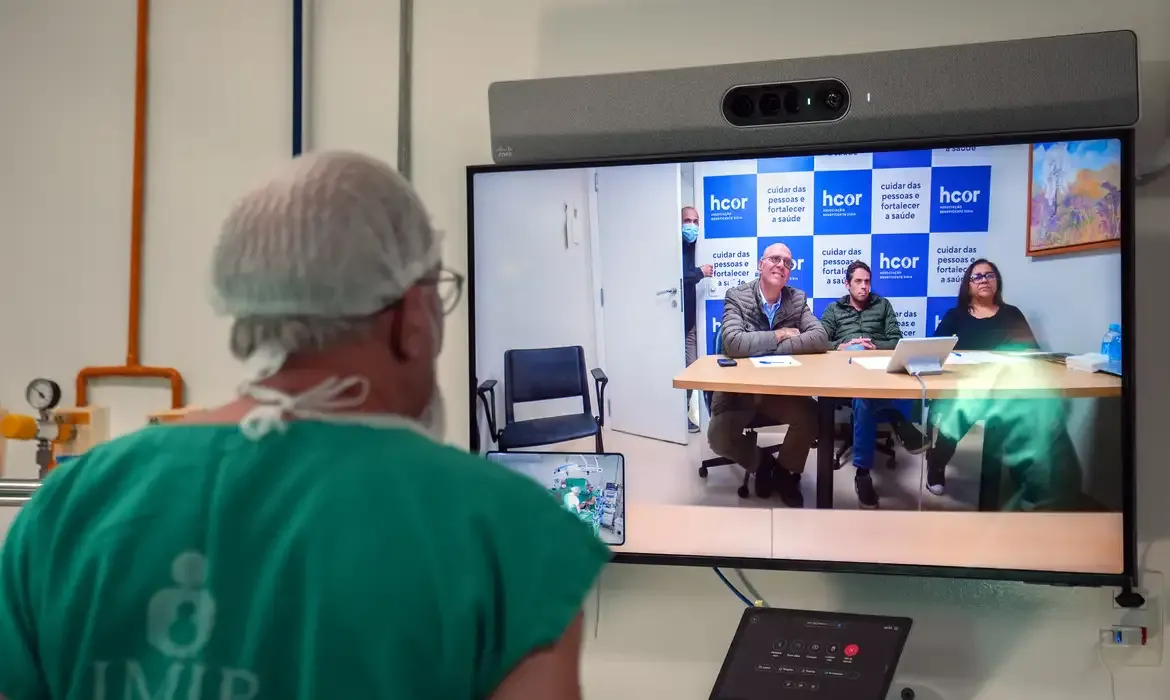 Projeto orienta cirurgias cardíacas infantis em tempo real no SUS