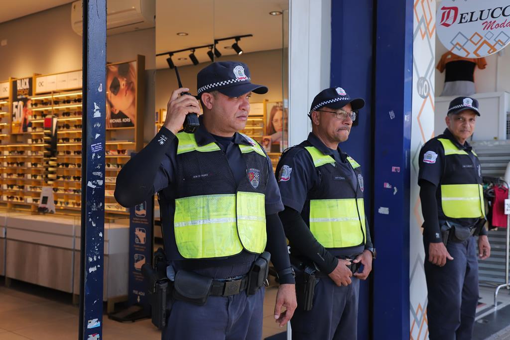 Guarda de Barueri inicia Operação Natal Seguro para reforçar proteção no fim de ano