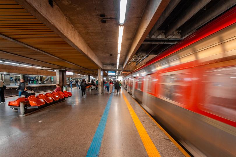 Pagamento por aproximação de cartão chega a todas as estações da CPTM e antecipa cronograma