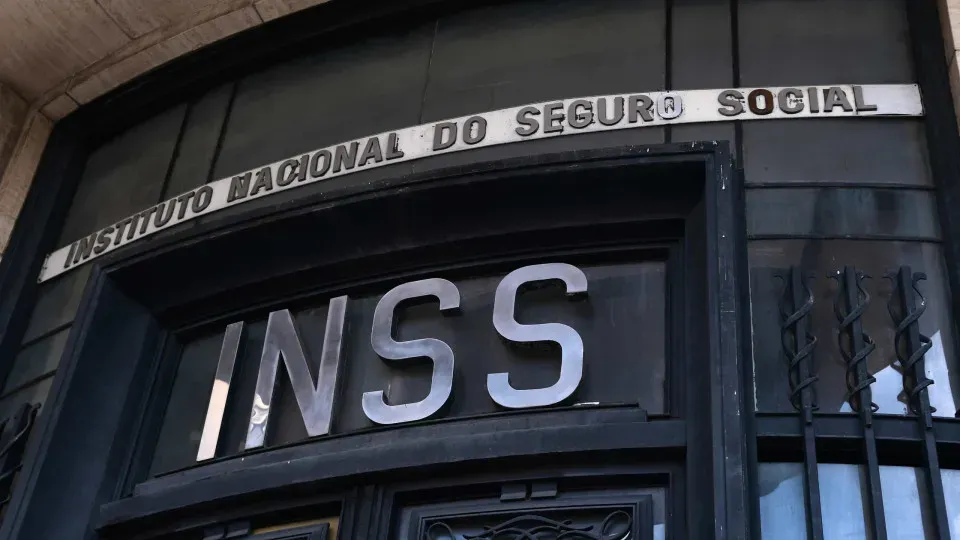 Julgamento no STJ vai decidir sobre atrasados do INSS para aposentado que vai à Justiça