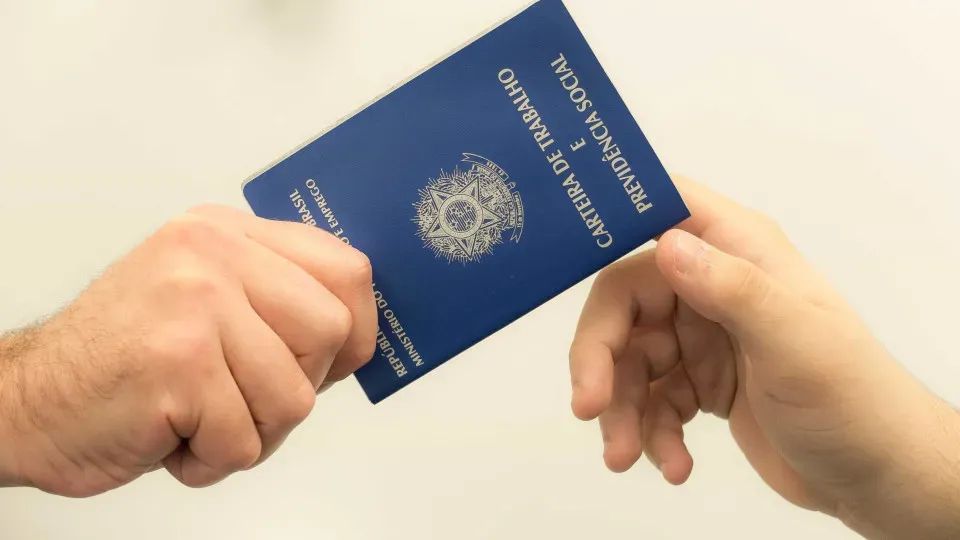 IBGE: emprego no setor privado com carteira assinada é o maior da série histórica